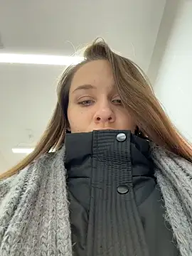 Snapshot of KishaMur chatting on February 17, 4:43 am KishaMur online show from February 17, 4:43 am