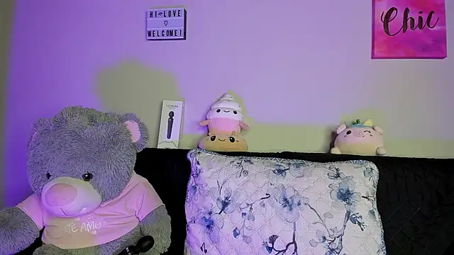 ViolettM online show from March 11, 5:34 am