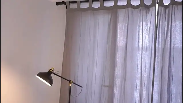 Snapshot of HellenSpelly chatting on February 24, 9:43 am HellenSpelly online show from February 24, 9:43 am