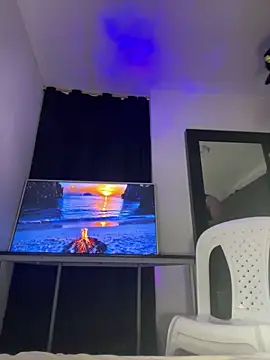 Maximuz1920 online show from May 9, 11:41 pm