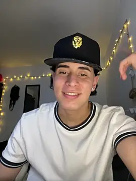 Maximuz1920 online show from April 7, 7:04 pm