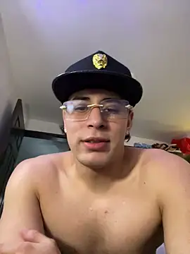 Maximuz1920 online show from April 5, 8:59 pm