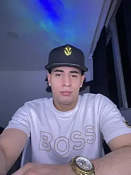 Maximuz1920 online show from July 9, 4:57 am