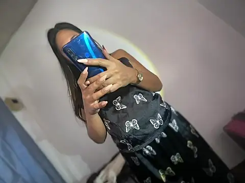 thebrownskingirl25 online show from February 14, 12:44 am