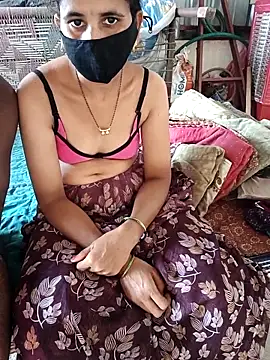 Snapshot of desicpl26 chatting on February 14, 9:20 am desicpl26 online show from February 14, 9:20 am