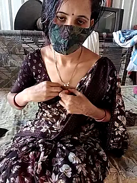 Snapshot of desicpl26 chatting on March 1, 10:04 am desicpl26 online show from March 1, 10:04 am