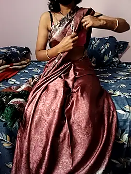 Snapshot of desicpl26 chatting on February 3, 2:43 am desicpl26 online show from February 3, 2:43 am