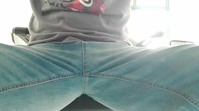 Snapshot of HarryQS chatting on March 1, 6:02 am HarryQS online show from March 1, 6:02 am