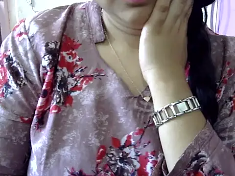 Cute Aliyaa online show from March 25, 8:25 am