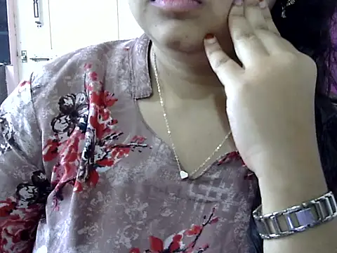 Cute Aliyaa online show from April 4, 9:49 am