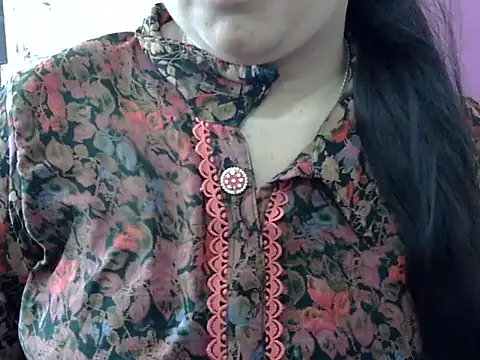 Cute Aliyaa online show from April 18, 9:11 am