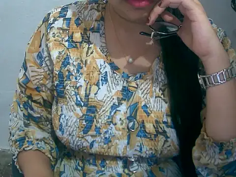 Cute Aliyaa online show from March 9, 9:02 am