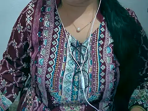 Cute Aliyaa online show from March 20, 10:27 am