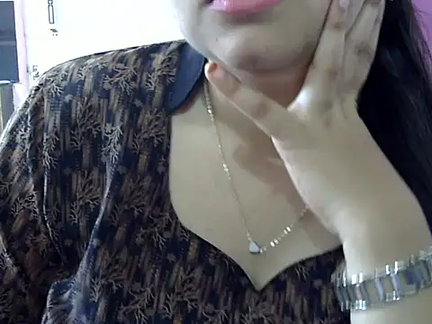 Snapshot of Cute_Aliyaa chatting on April 23, 9:27 am Cute Aliyaa online show from April 23, 9:27 am