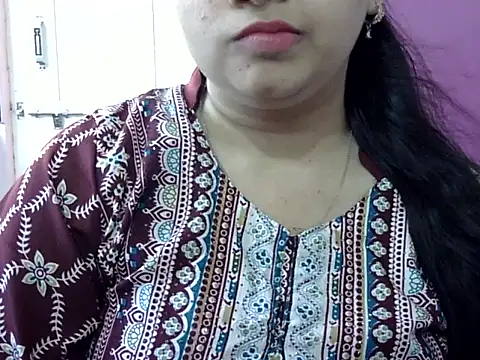 Snapshot of Cute_Aliyaa chatting on May 9, 11:57 am Cute Aliyaa online show from May 9, 11:57 am