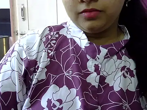 Cute Aliyaa online show from April 10, 11:17 am