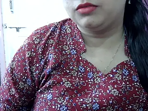 Snapshot of Cute_Aliyaa chatting on May 14, 11:18 am Cute Aliyaa online show from May 14, 11:18 am