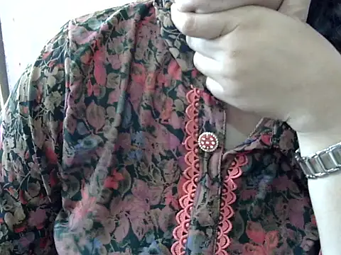 Cute Aliyaa online show from March 28, 10:38 am