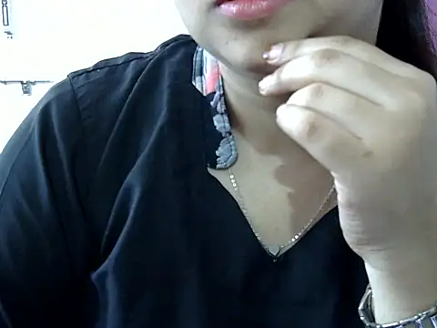 Snapshot of Cute_Aliyaa chatting on April 26, 10:12 am Cute Aliyaa online show from April 26, 10:12 am