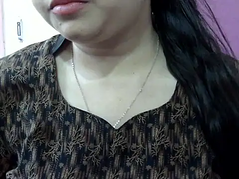 Snapshot of Cute_Aliyaa chatting on May 10, 12:09 pm Cute Aliyaa online show from May 10, 12:09 pm
