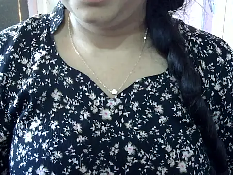 Cute Aliyaa online show from March 26, 9:51 am