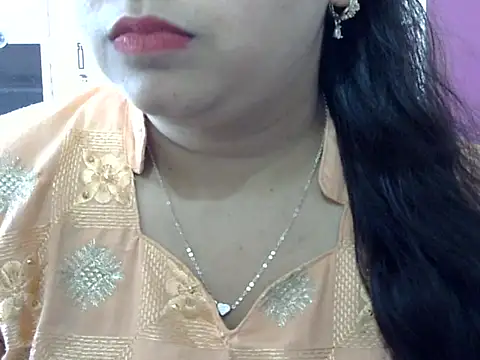 Cute Aliyaa online show from April 9, 10:32 am