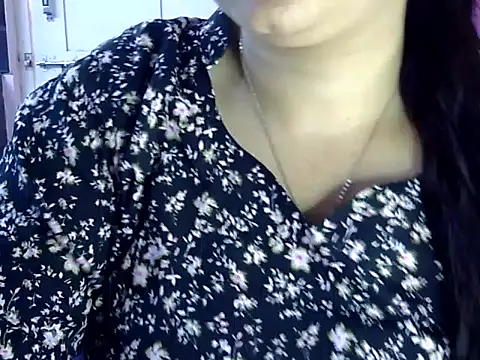 Snapshot of Cute_Aliyaa chatting on June 1, 12:05 pm Cute Aliyaa online show from June 1, 12:05 pm