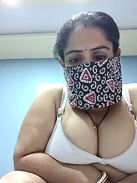 Snapshot of diyam4002 chatting on February 10, 9:30 am diyam4002 online show from February 10, 9:30 am