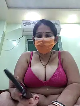 Snapshot of diyam4002 chatting on February 15, 7:57 pm diyam4002 online show from February 15, 7:57 pm