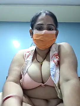 Snapshot of diyam4002 chatting on February 11, 9:20 am diyam4002 online show from February 11, 9:20 am