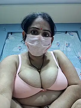 Snapshot of diyam4002 chatting on February 1, 9:51 am diyam4002 online show from February 1, 9:51 am