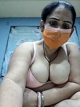 Snapshot of diyam4002 chatting on February 24, 6:58 am diyam4002 online show from February 24, 6:58 am