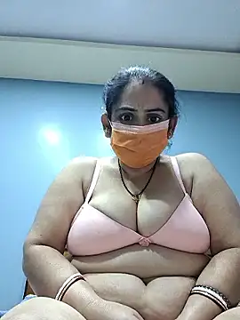 Snapshot of diyam4002 chatting on February 9, 9:13 pm diyam4002 online show from February 9, 9:13 pm