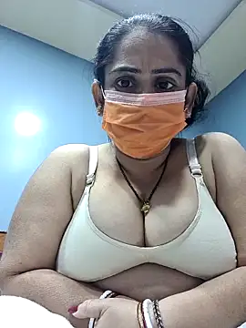 Snapshot of diyam4002 chatting on February 7, 9:17 am diyam4002 online show from February 7, 9:17 am