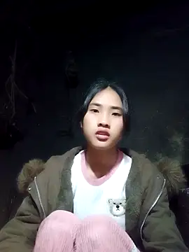 Snapshot of Hoa-tuylip chatting on February 5, 3:13 am Hoa-tuylip online show from February 5, 3:13 am