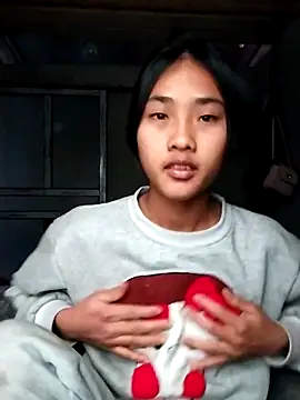 Snapshot of Hoa-tuylip chatting on February 20, 6:37 am Hoa-tuylip online show from February 20, 6:37 am