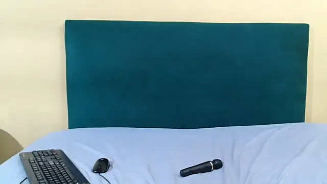 FreakyMelanin18 online show from March 12, 8:24 pm