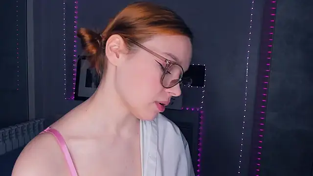 Snapshot of aIexsunshine chatting on February 4, 8:37 pm aIexsunshine online show from February 4, 8:37 pm