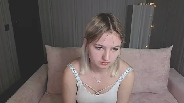 Snapshot of grase_neon chatting on February 1, 6:55 am grase neon online show from February 1, 6:55 am