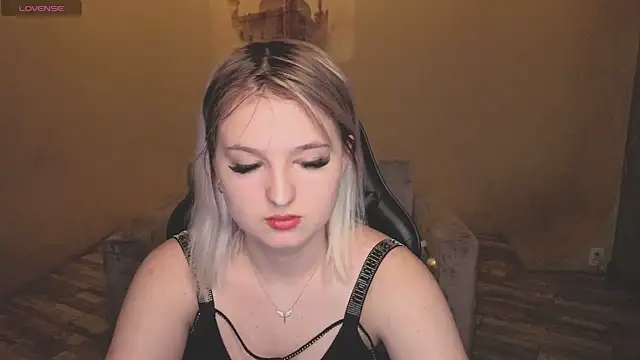 Snapshot of grase_neon chatting on February 12, 8:47 am grase neon online show from February 12, 8:47 am