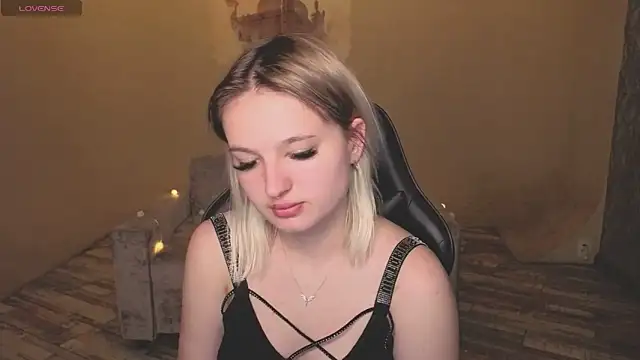 Snapshot of grase_neon chatting on February 17, 8:55 am grase neon online show from February 17, 8:55 am