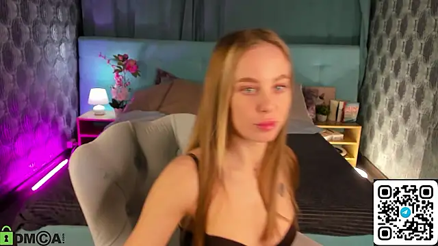 Tesssa Young online show from March 29, 12:45 am