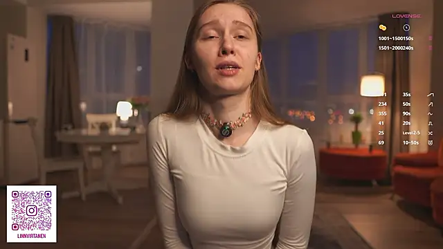 Snapshot of SharaNewbern chatting on February 23, 1:44 pm SharaNewbern online show from February 23, 1:44 pm