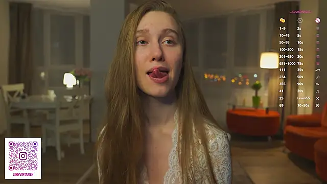 Snapshot of SharaNewbern chatting on February 24, 2:29 pm SharaNewbern online show from February 24, 2:29 pm