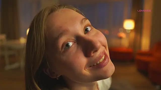 Snapshot of SharaNewbern chatting on February 26, 1:44 pm SharaNewbern online show from February 26, 1:44 pm