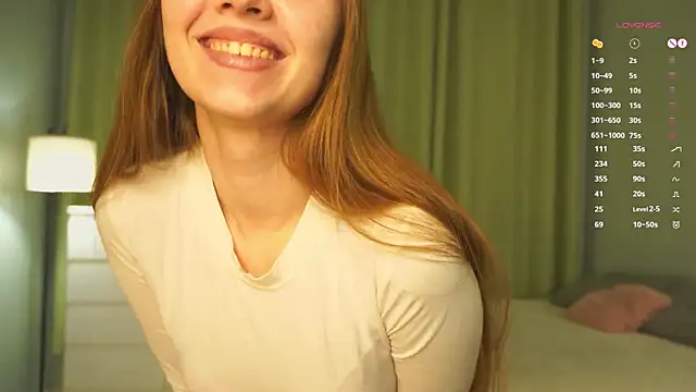 Snapshot of SharaNewbern chatting on February 16, 2:05 pm SharaNewbern online show from February 16, 2:05 pm