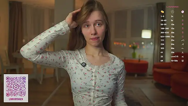 Snapshot of SharaNewbern chatting on February 21, 3:36 pm SharaNewbern online show from February 21, 3:36 pm