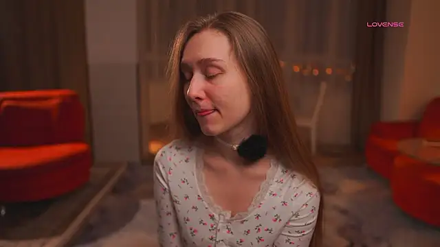 SharaNewbern online show from March 14, 2:45 pm