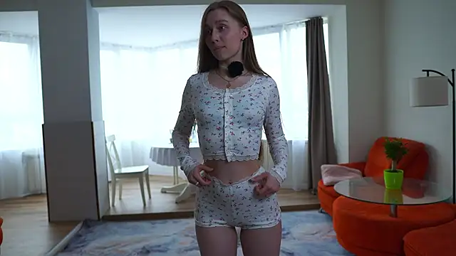 SharaNewbern online show from April 7, 10:50 am