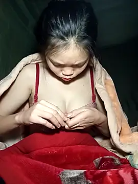 derylove  online show from February 8, 4:37 pm